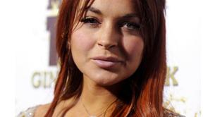 Lindsay Lohan se atreve con el pelo rojo fuego