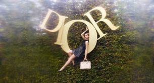 Dior se inspira en Alicia en el País de las Maravillas para su último lookbook 