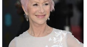 ¡Sorpresa! Helen Mirren con pelo rosa en los Baftas 2013 