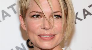 Michelle Williams se convierte en una chica mala y cambia de look 