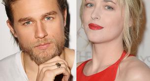 Dakota Johnson y Charlie Hunnam, protagonistas de 50 Sombras de Grey 