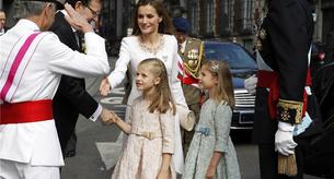 Las infantas Leonor y Sofía durante la proclamación de Felipe VI