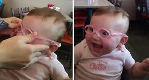 La reacción de esta niña cuando le ponen sus primeras gafas ha conquistado al mundo