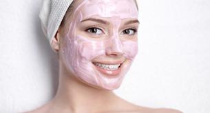 ¿Cómo rejuvenecer el rostro con mascarillas caseras?