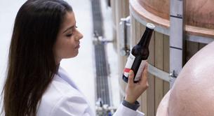 Dos españolas crean la primera cerveza feminista de la historia